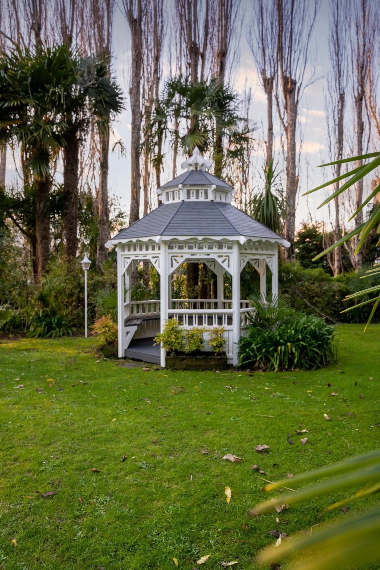 Wallaceville Motor Lodge Upper Hutt Exterior foto